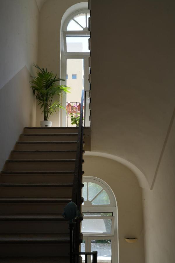 Palazzo Manzoni Apartments Bari Zewnętrze zdjęcie
