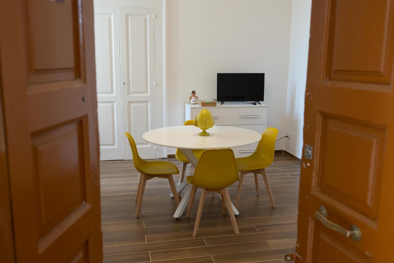 Palazzo Manzoni Apartments Bari Pokój zdjęcie